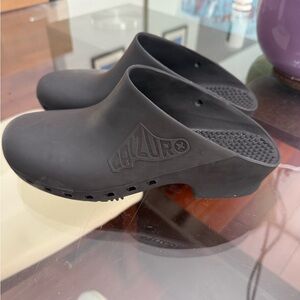 Calzuro Black Slip-On Clog Mules